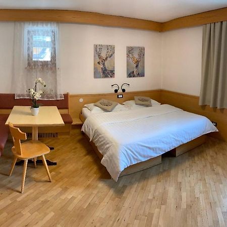 Bed & Breakfast Garni Tobia Campitello di Fassa Eksteriør billede