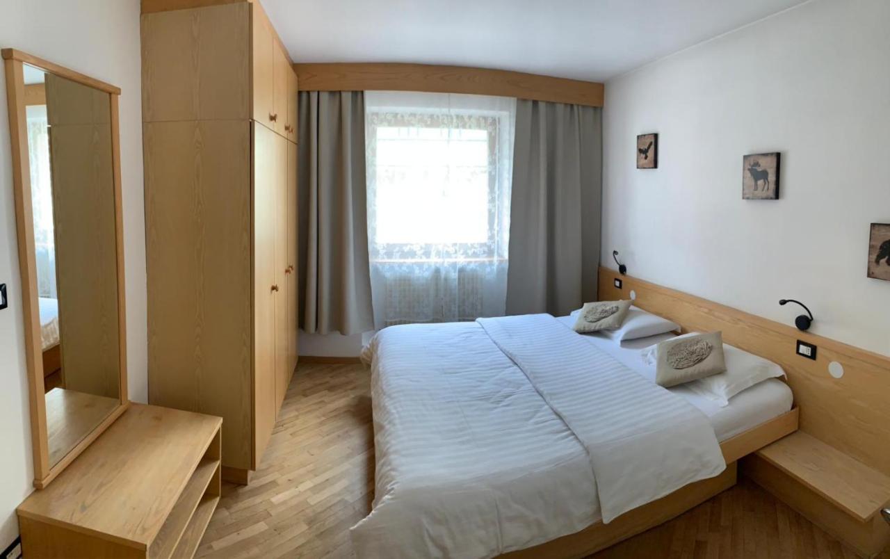 Bed & Breakfast Garni Tobia Campitello di Fassa Eksteriør billede